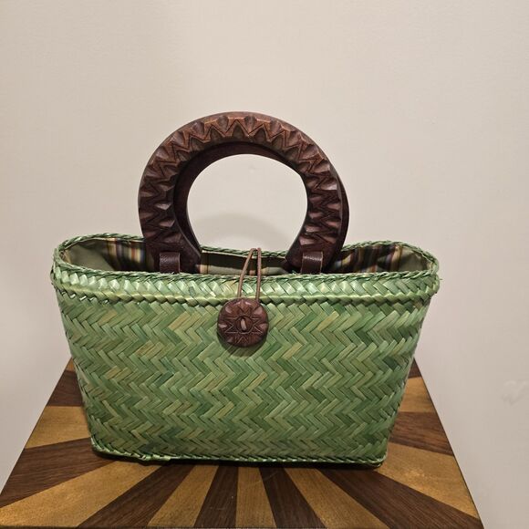 Vintage Boho Island Woven Wicker Bag Purse Rattan Green Wood Handle Beach Hippie - Picture 1 of 15